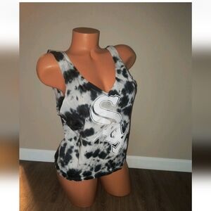 Pink by Victoria's Secret Tye Dye White Sox Graphics Cropped Tank Top Size Small